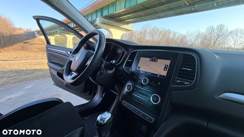 Renault Megane ENERGY TCe 100 LIMITED - 21