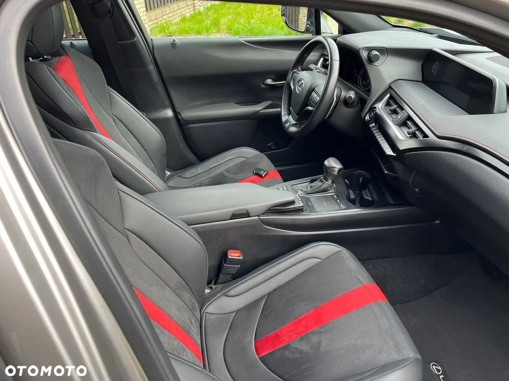 Lexus UX 250h (E-FOUR) Executive Line - 16