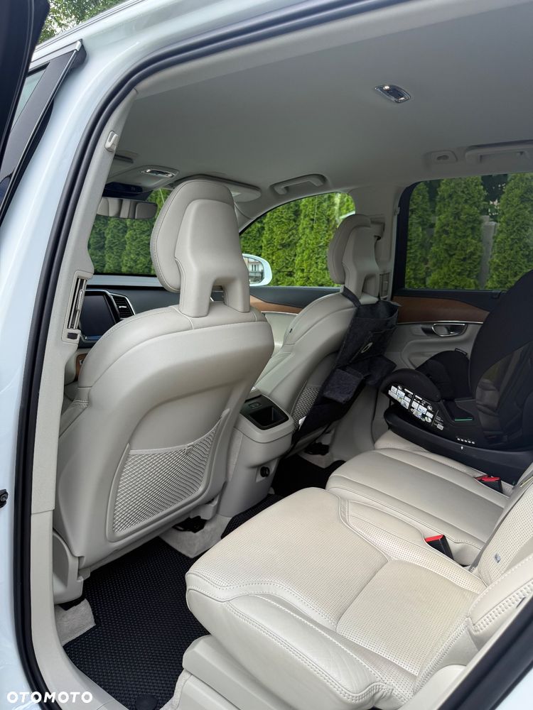 Volvo XC 90 - 9
