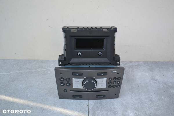 OPEL ASTRA H ZAFIRA B RADIO SAMOCHODOWE FABRYCZNE CD30 13204082 WYŚWIETLACZ 13208194