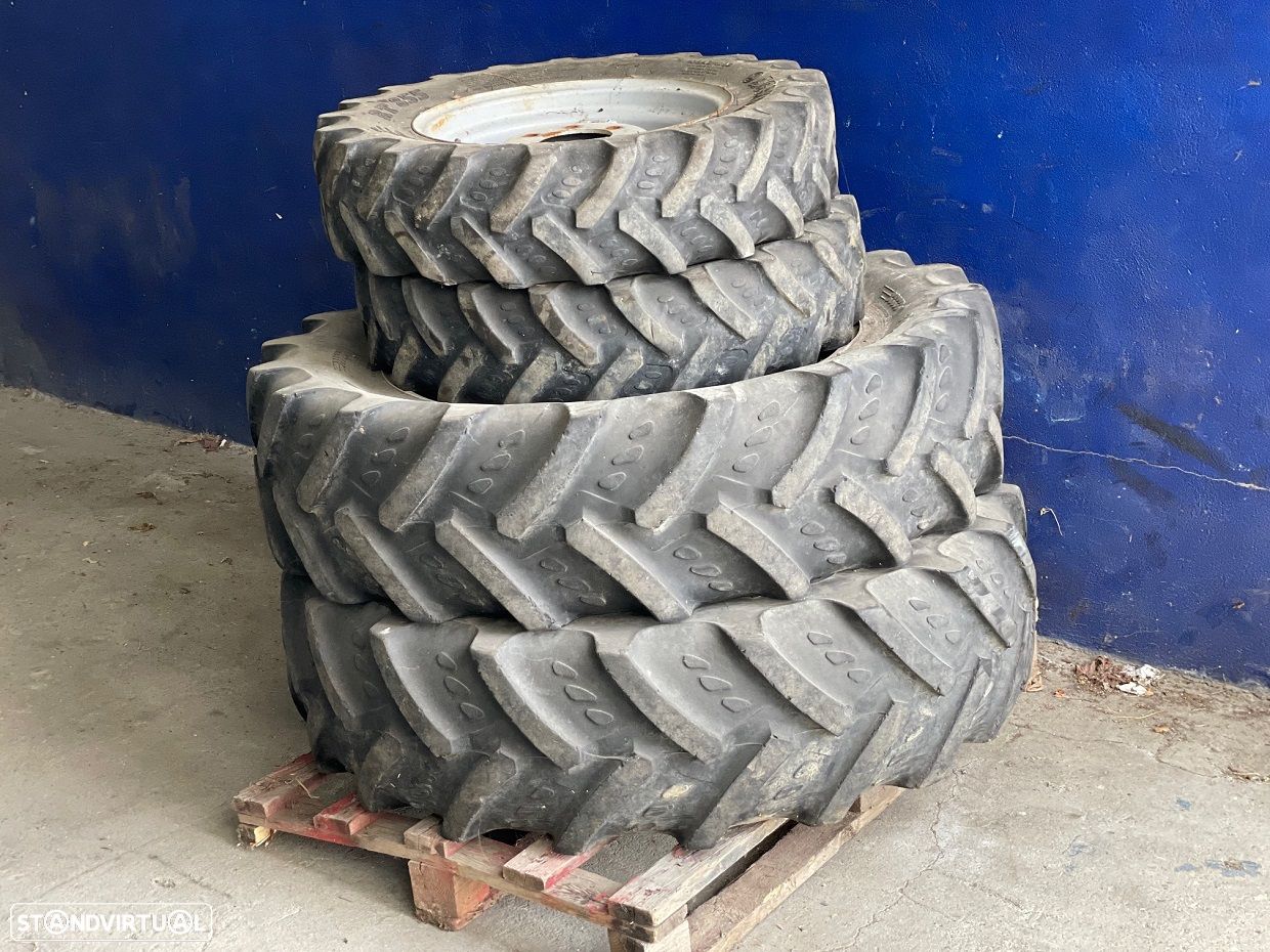 BKT 210/95 R18 // BKT 320 / 85 R28 - 1