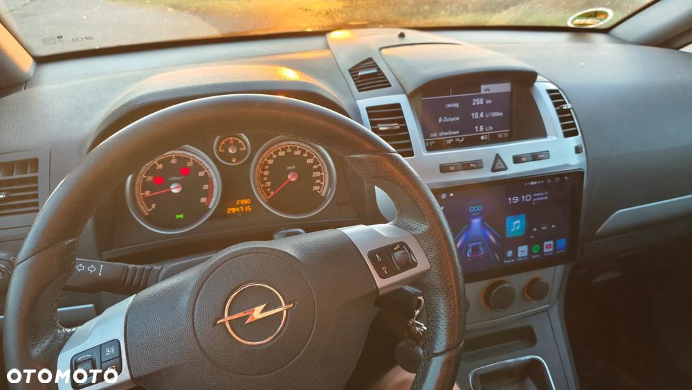 Opel Zafira - 12