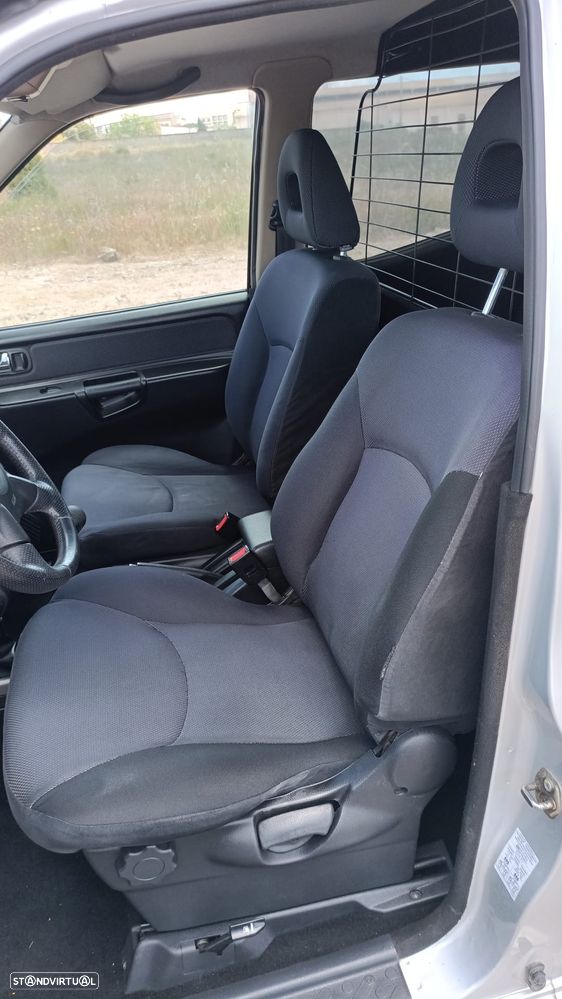 Nissan Terrano 3.0 TDi Luxury - 13