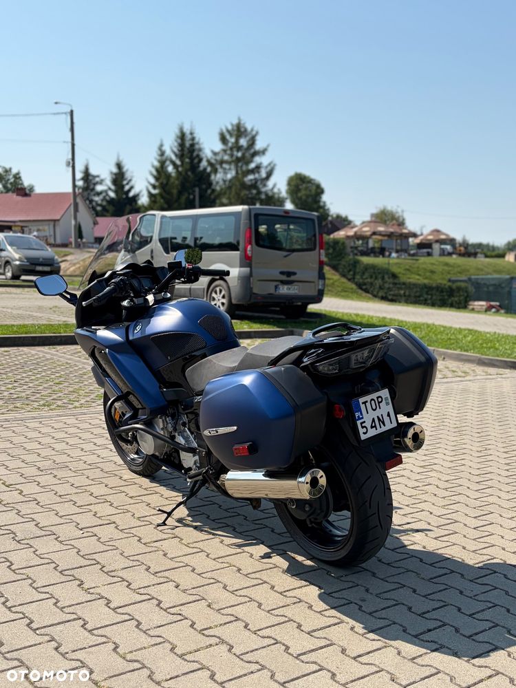 Yamaha FJR - 3