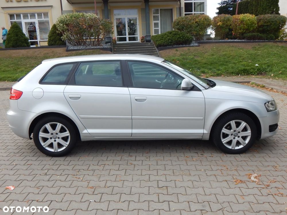 Audi A3 Sportback 1.6 Attraction - 3