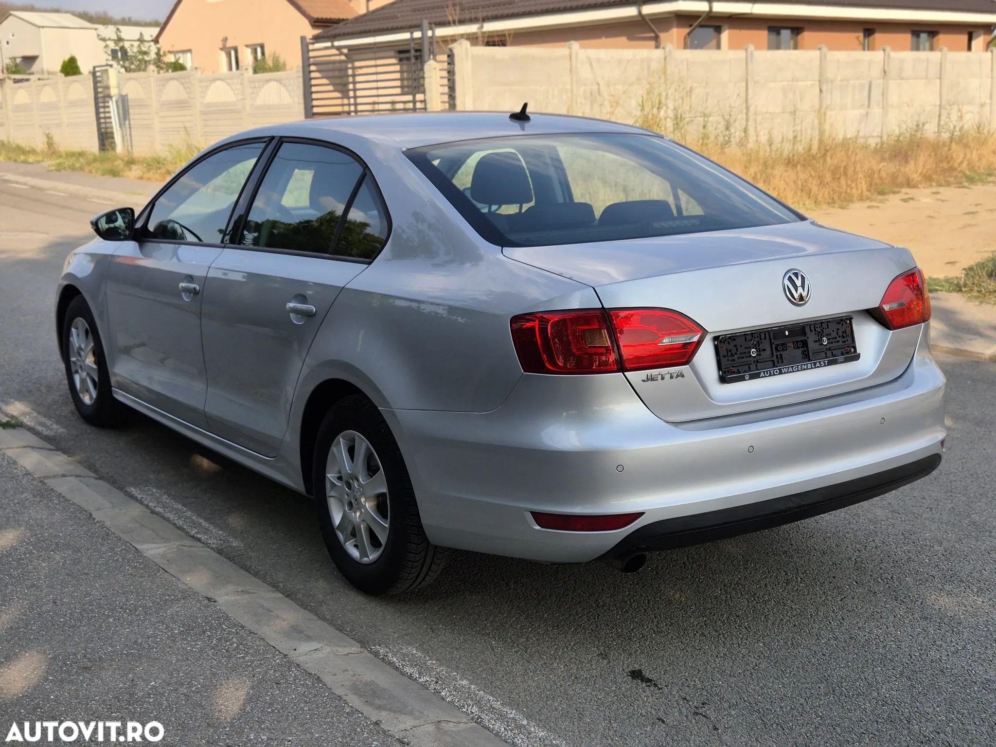 Volkswagen Jetta 1.2 TSI BlueMotion Technology Comfortline - 4