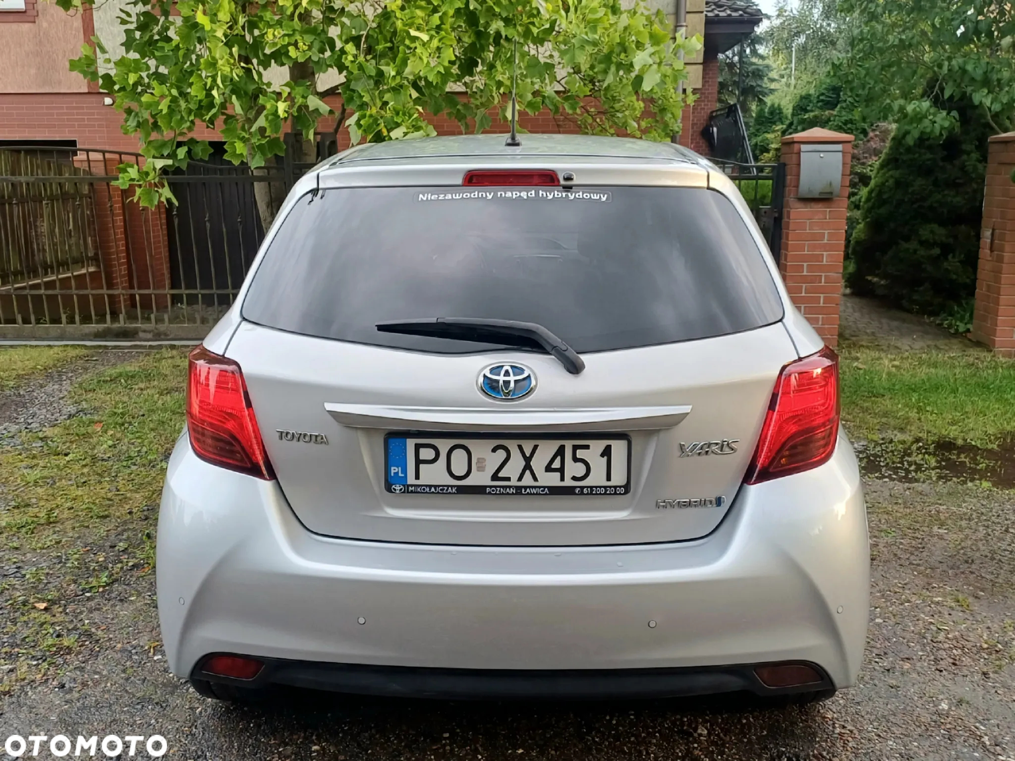 Toyota Yaris Hybrid 100 Dynamic - 11