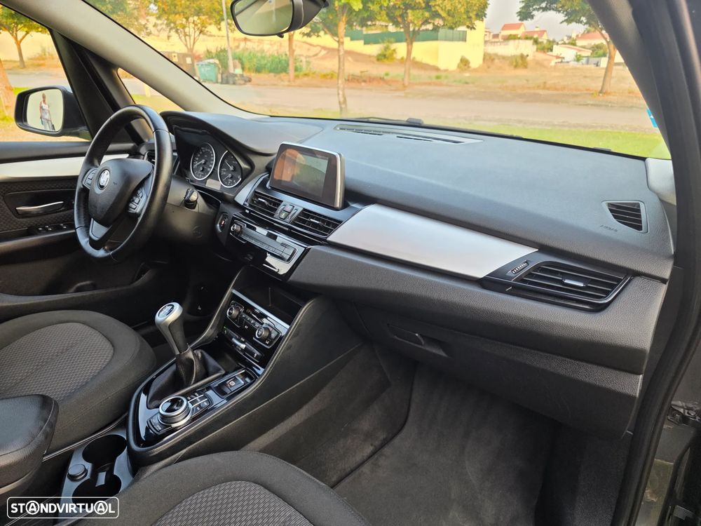 BMW 216 Active Tourer d Line Luxury - 15