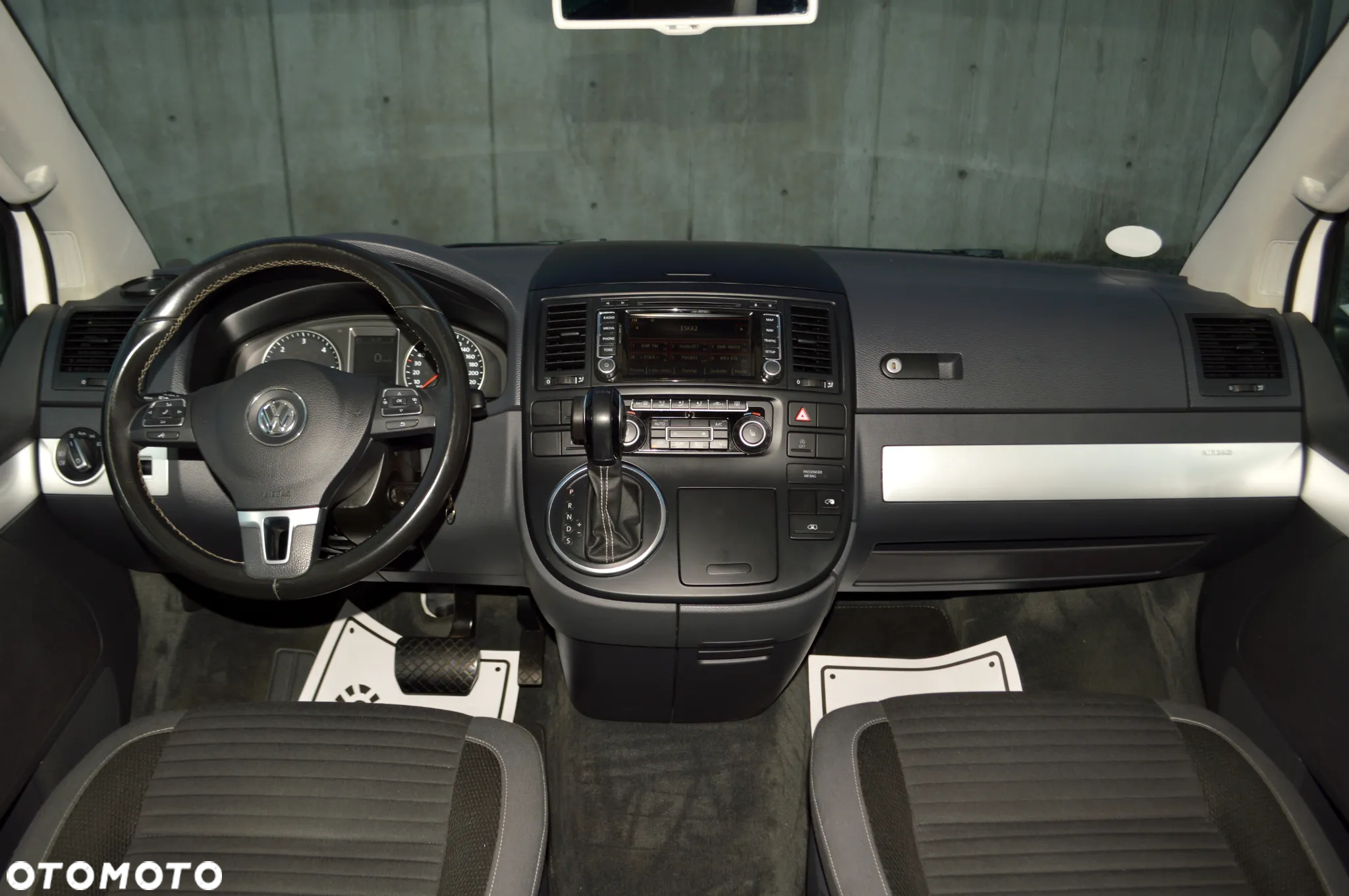 Volkswagen Multivan - 14
