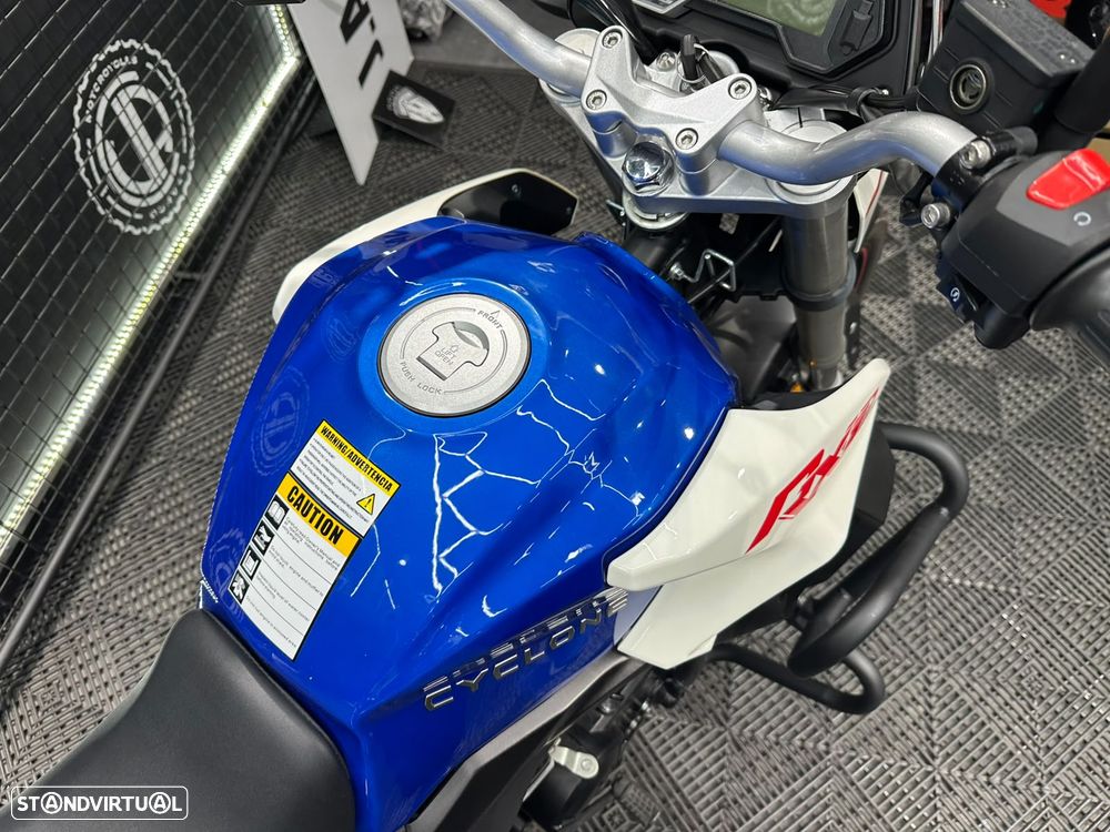 Cyclone RX1 - 8