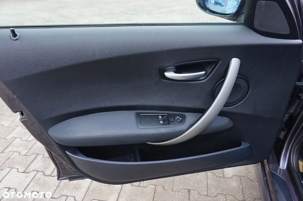 BMW Seria 1 116i - 24