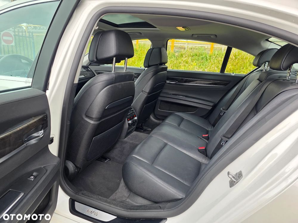 BMW Seria 7 740d xDrive - 9