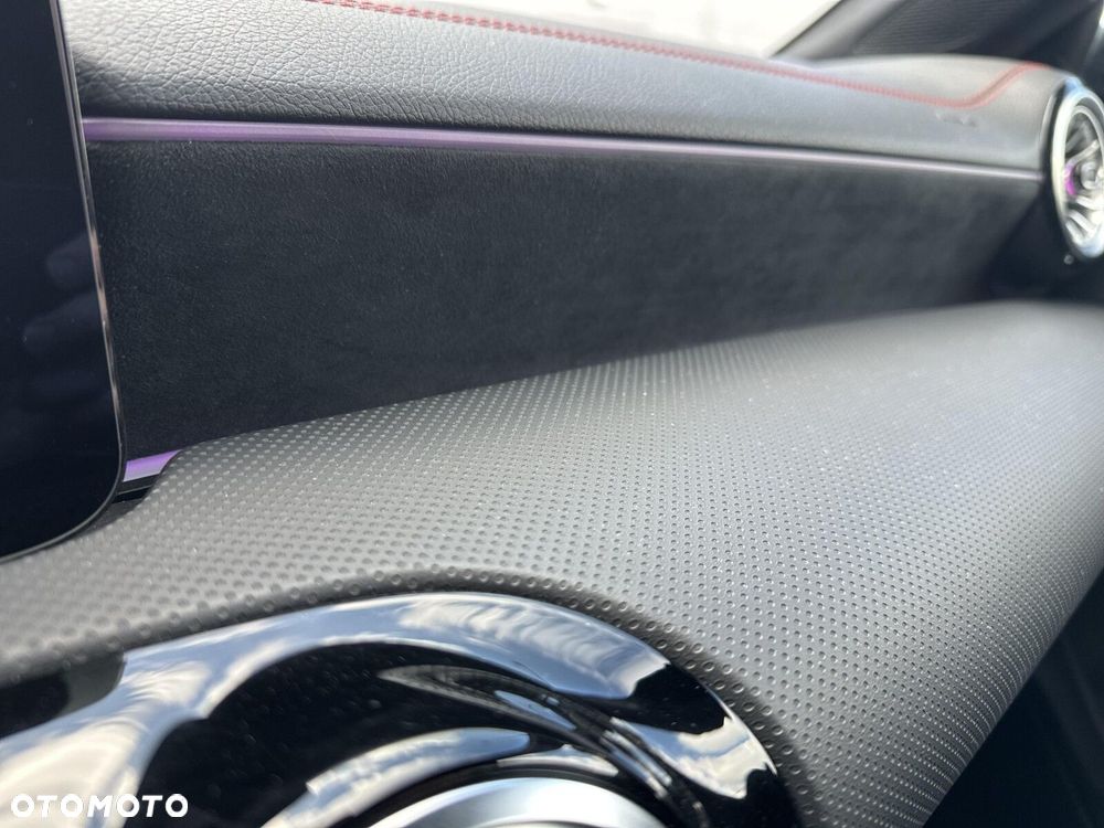 Mercedes-Benz CLA 200 AMG Line 7G-DCT - 23