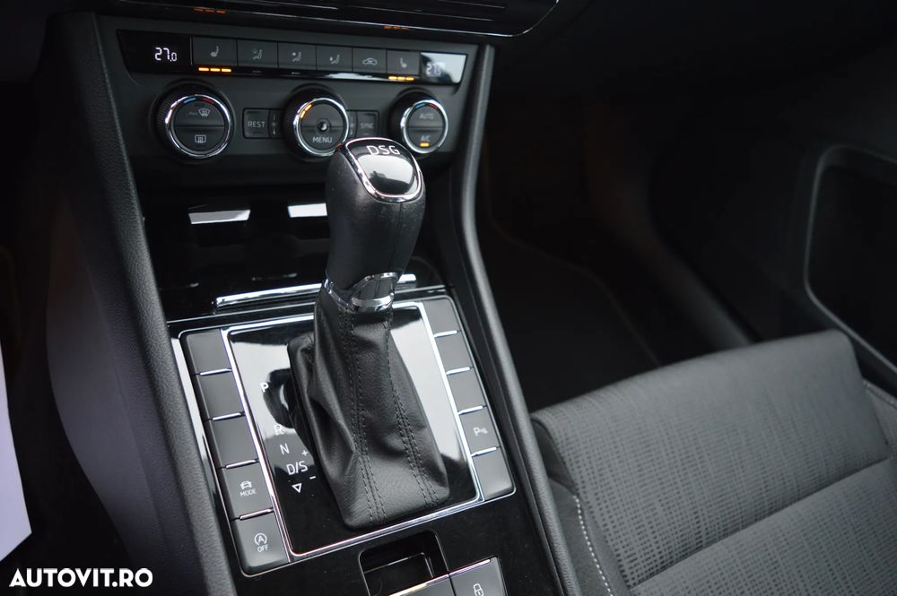 Skoda Superb 2.0 TDI DSG Ambition - 37