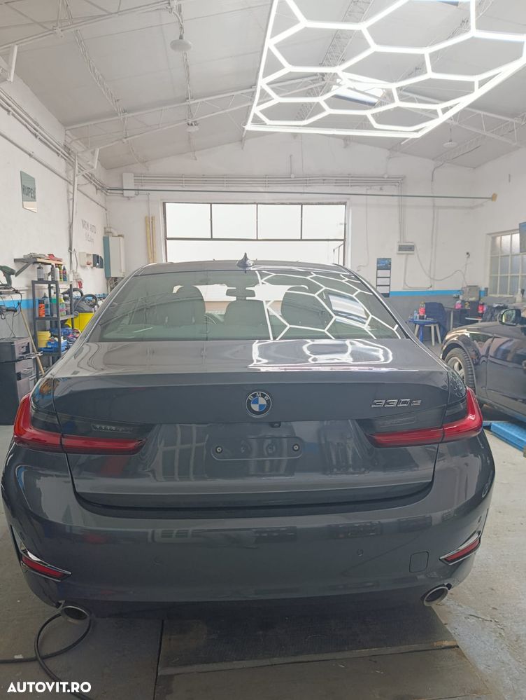 BMW Seria 3 330e Aut. Luxury Line - 20