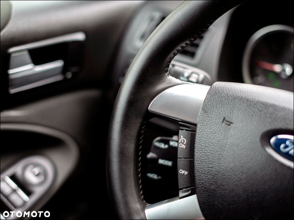 Ford Kuga - 19