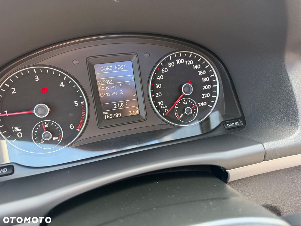 Volkswagen Touran 2.0 TDI DPF BlueMotion Technology Cup - 24