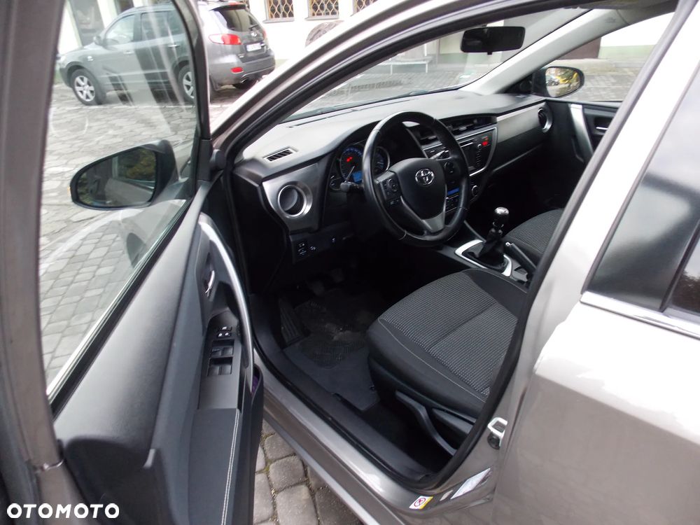 Toyota Auris 1.4 D-4D Edition - 19