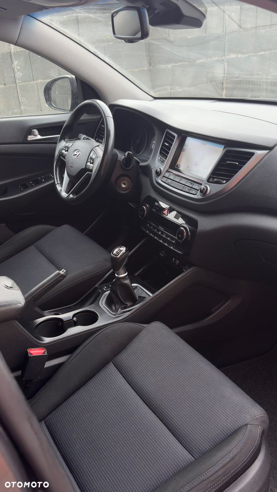 Hyundai Tucson blue 1.7 CRDi 2WD Style - 23