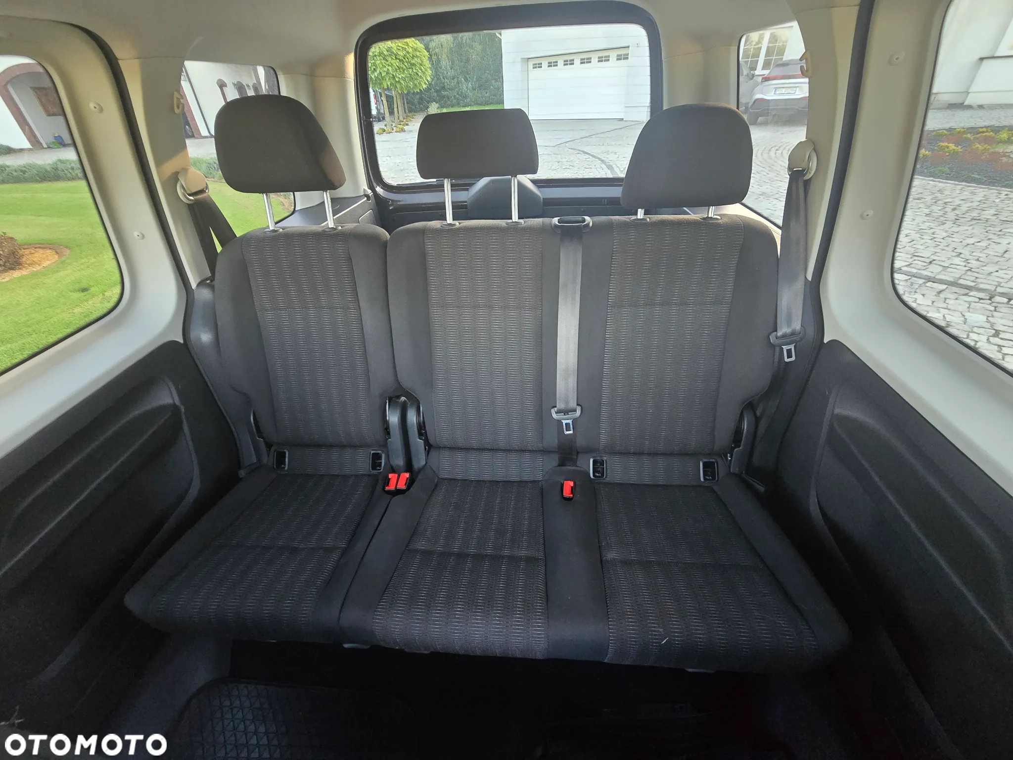 Volkswagen Caddy 2.0 TDI Comfortline DSG - 9