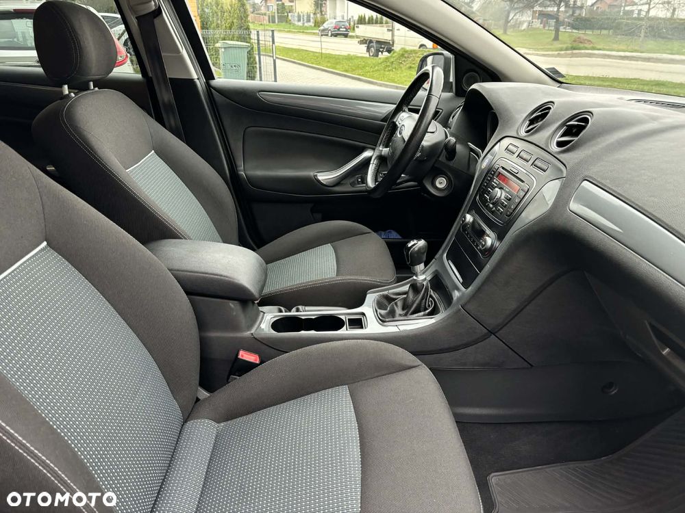 Ford Mondeo 1.6 TDCi Champions Edition - 8