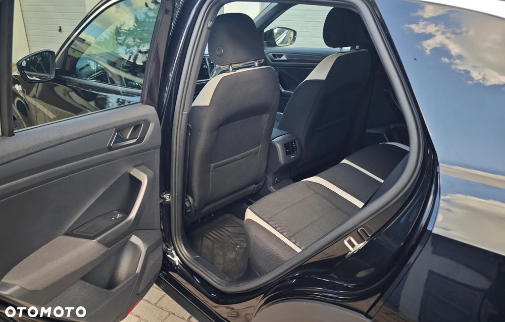 Volkswagen T-Roc - 18