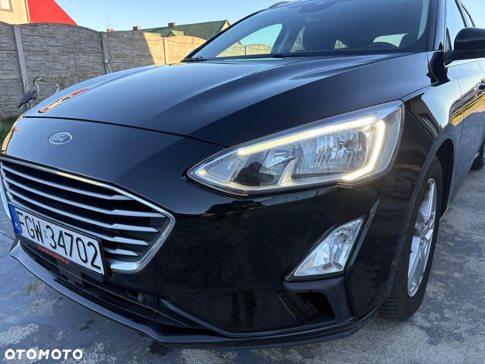 Ford Focus 1.0 EcoBoost Titanium X - 28