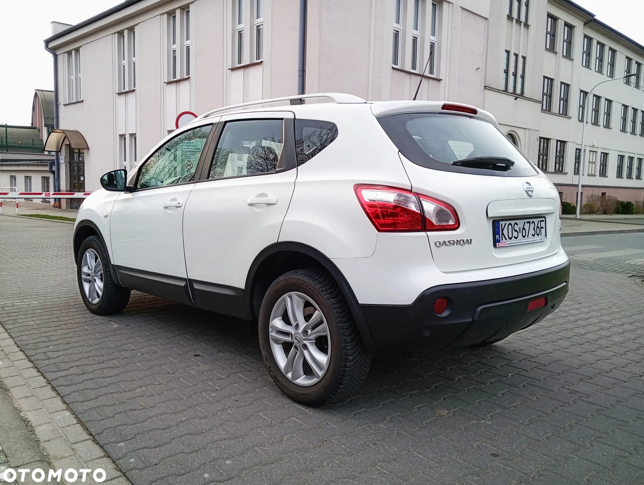 Nissan Qashqai 1.5 dCi 360 - 6