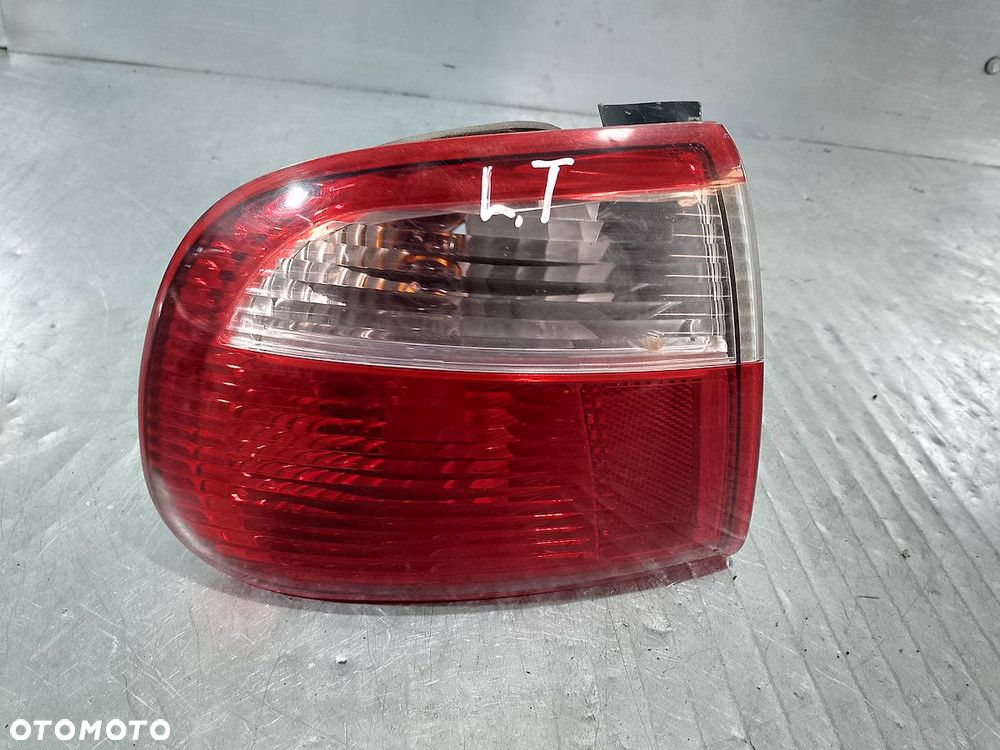 LAMPA TYLNA LEWA SEAT TOLEDO II 1M5945095B SEDAN - 1