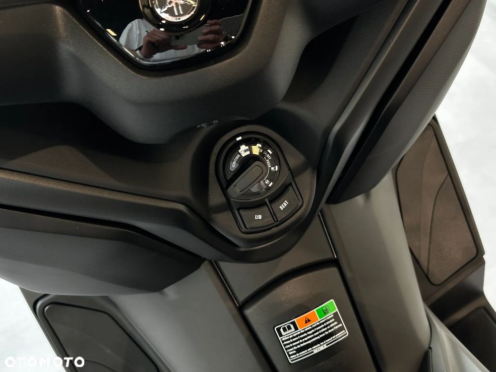 Yamaha X-max - 11