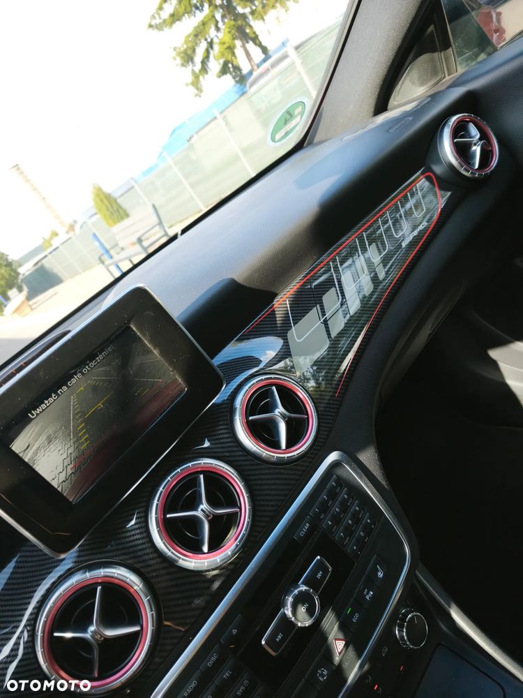 Mercedes-Benz CLA 200 7G-DCT AMG Line - 9