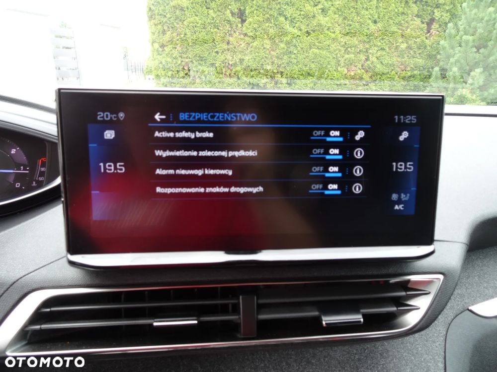 Peugeot 3008 1.5 BlueHDi Allure Pack S&S EAT8 - 34