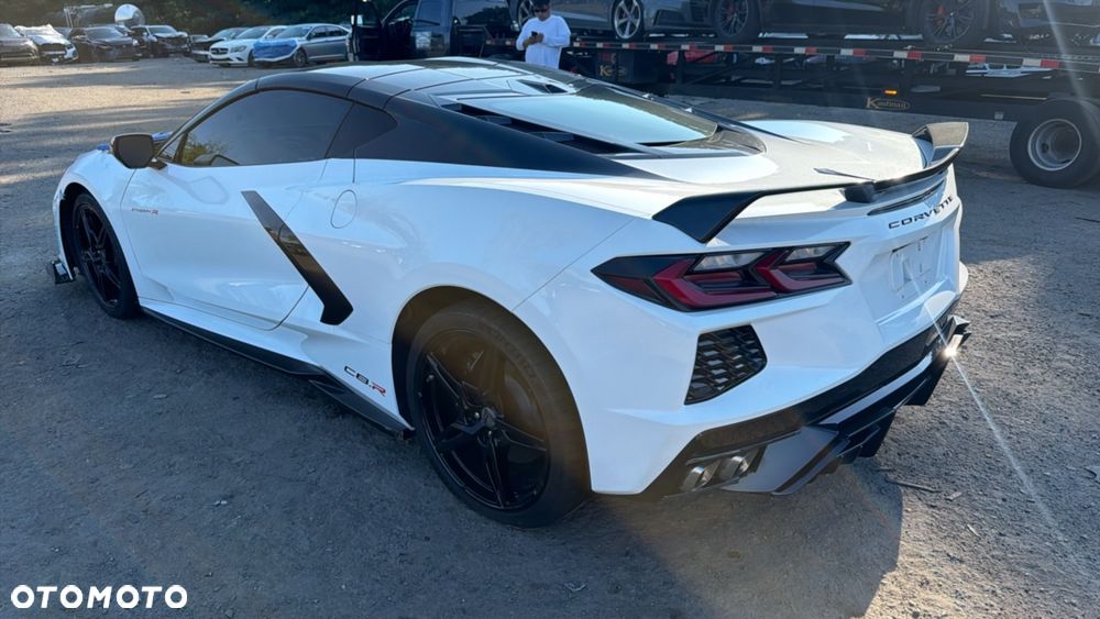 Chevrolet Corvette - 16