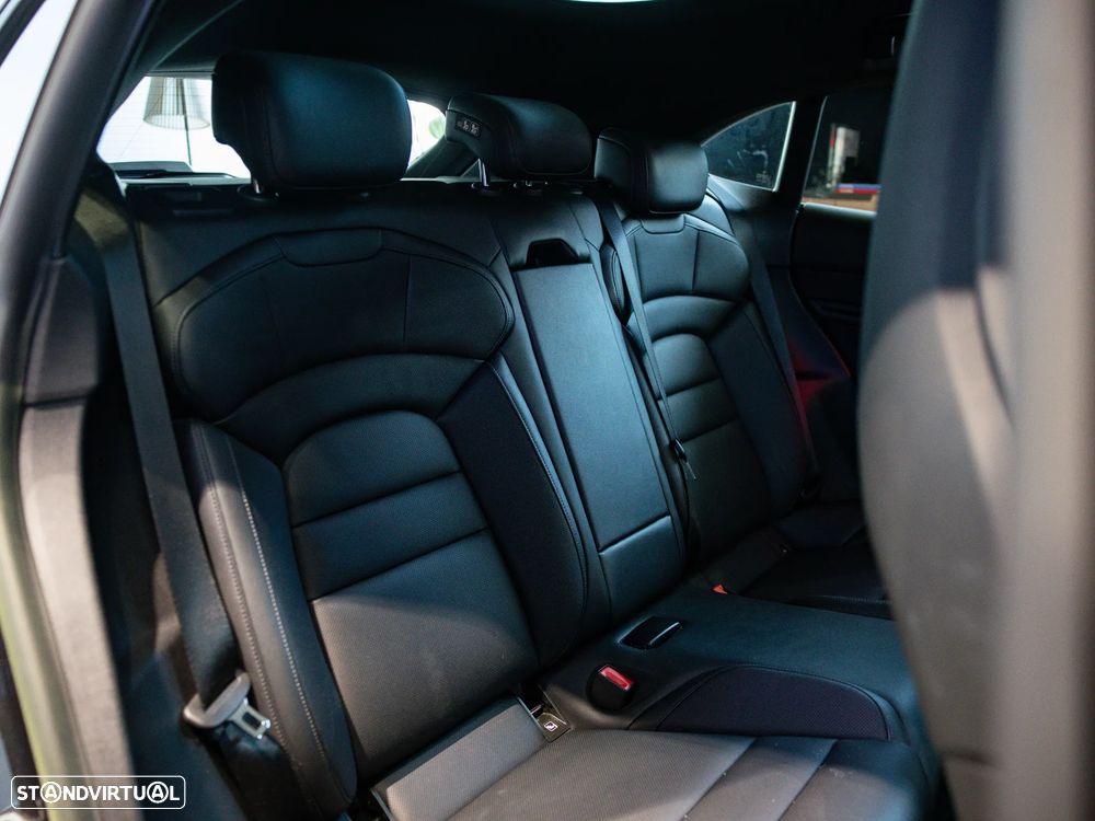 Porsche Taycan Sport Turismo - 40