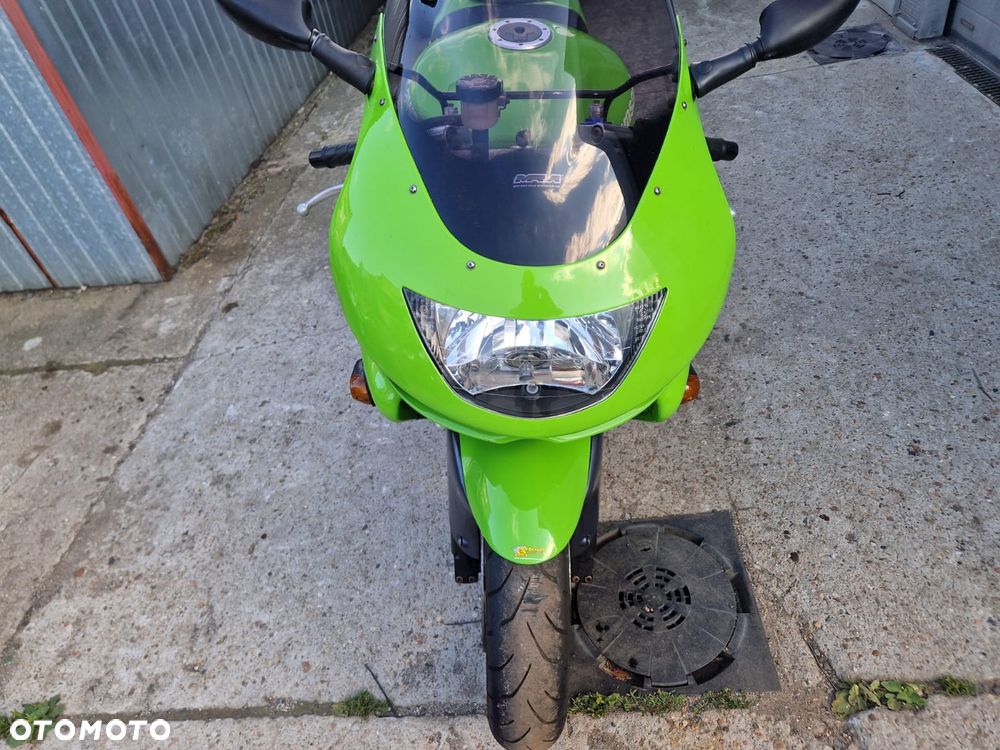 Kawasaki ZXR - 8