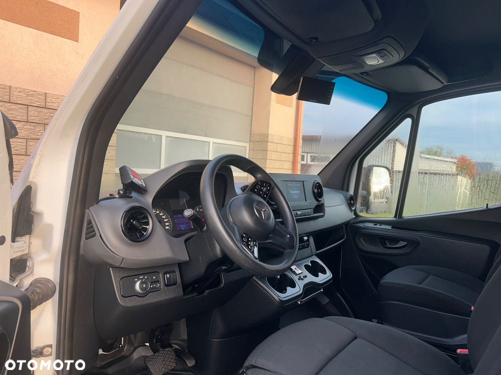 Mercedes-Benz Sprinter - 7