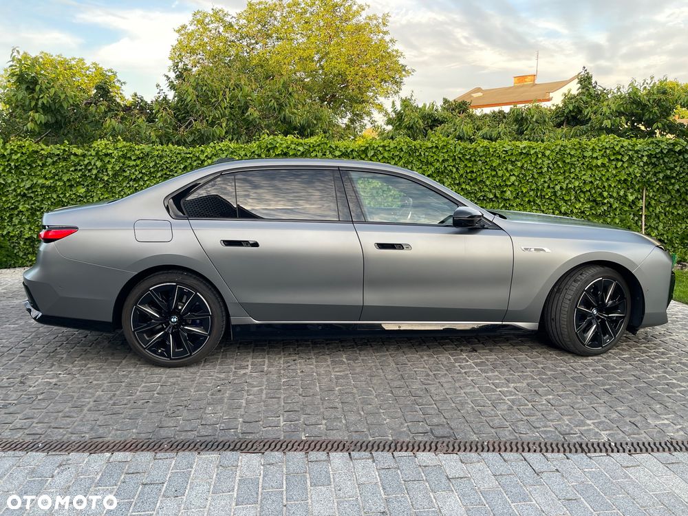 BMW Seria 7 M760e PHEV xDrive Individual Edition sport - 10