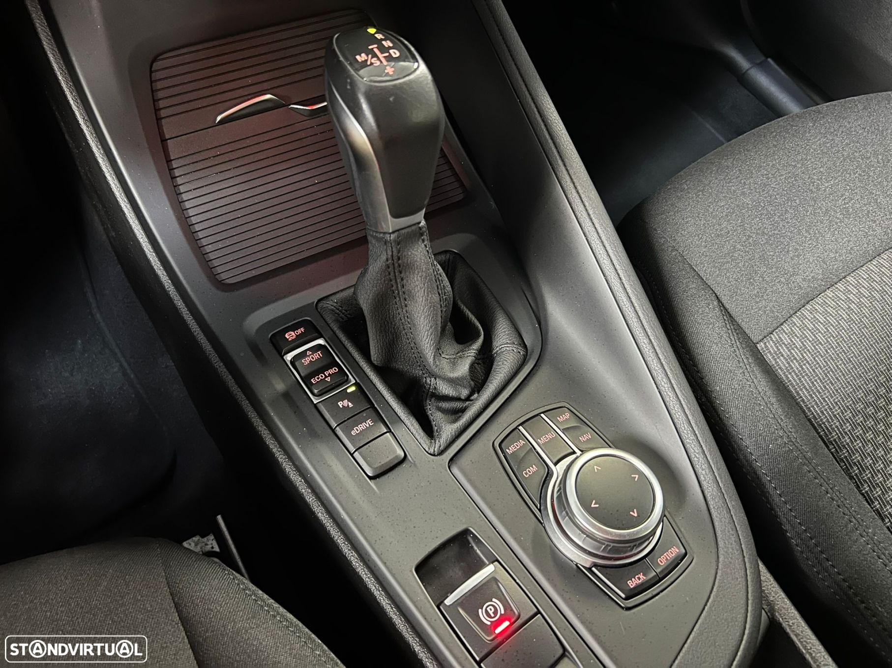 BMW X1 25 e xDrive Corporate Edition - 17
