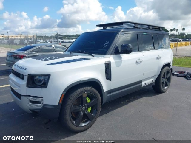 Land Rover Defender 110 P300 S - 2