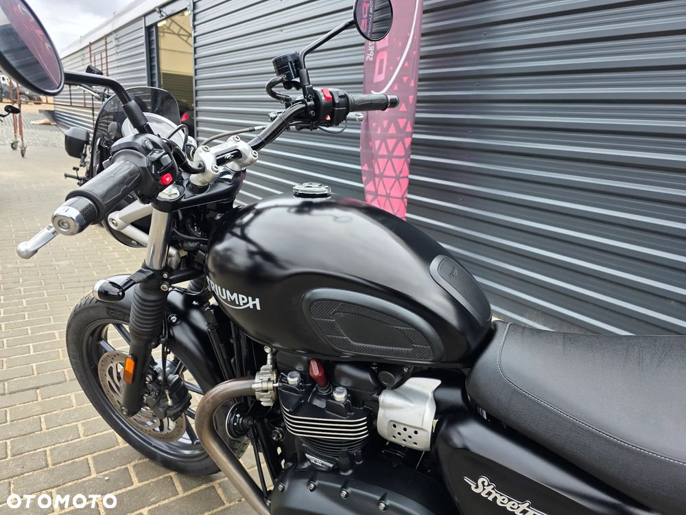 Triumph Street Twin - 21