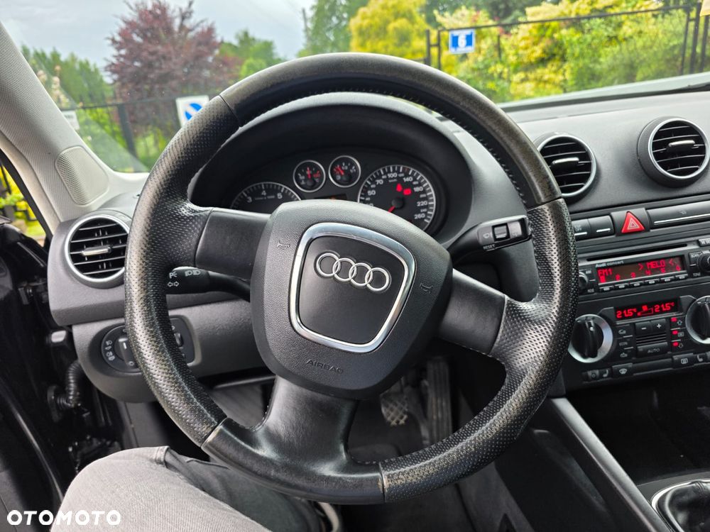 Audi A3 Sportback 2.0 FSI Ambiente - 6