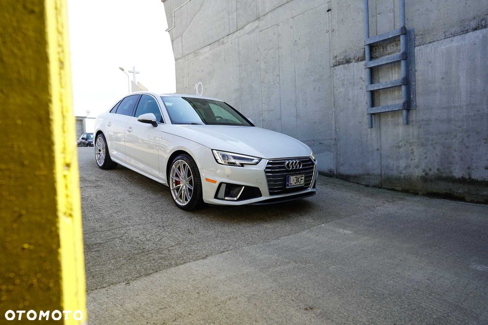 Audi A4 Limousine - 2