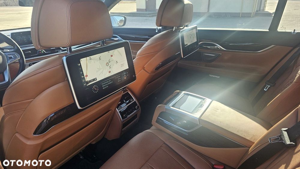 BMW Seria 7 750d xDrive - 11