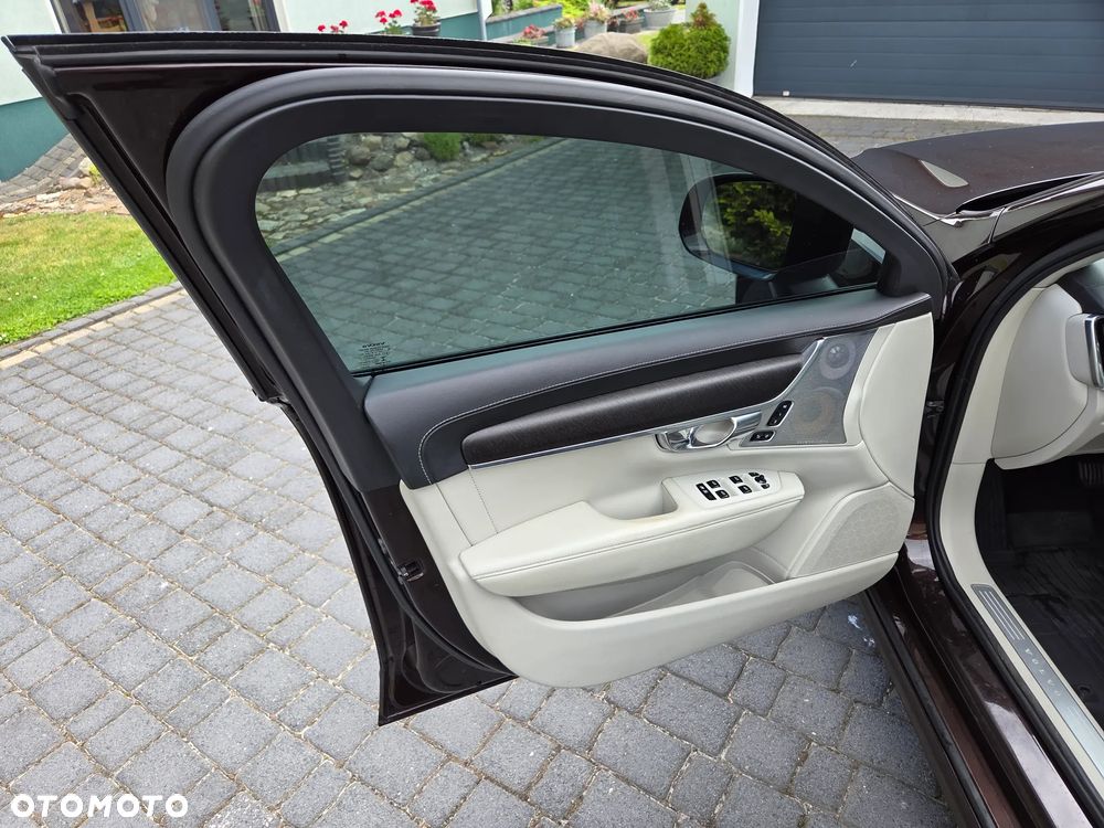 Volvo V90 Cross Country T6 AWD - 18