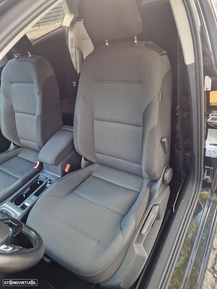 VW Golf 1.6 TDI BlueMotion DSG Lounge - 38