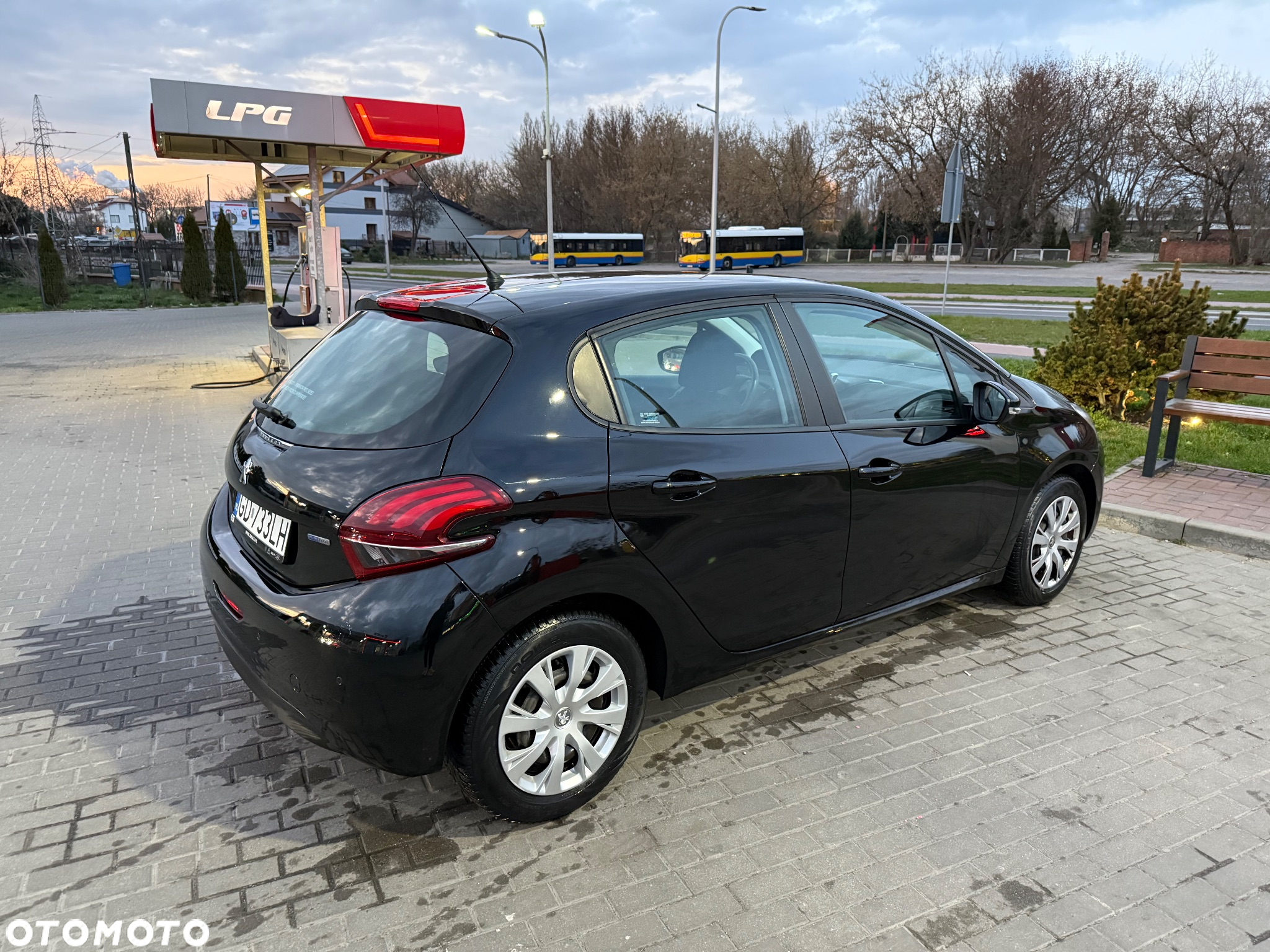 Peugeot 208 1.2 PureTech Active - 5
