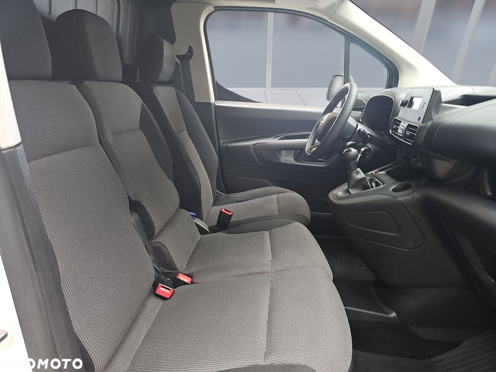 Toyota ProAce 2.3T 1.5D-4D 100KM long Furgon Active - 18