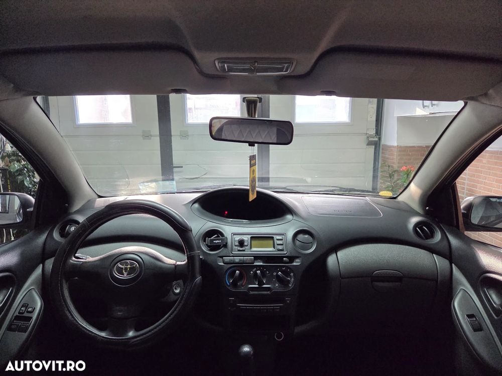 Toyota Yaris 1.0 Sol - 6