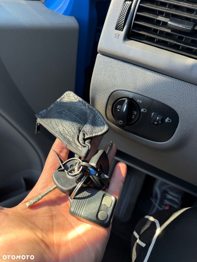 Ford Tourneo Connect - 13