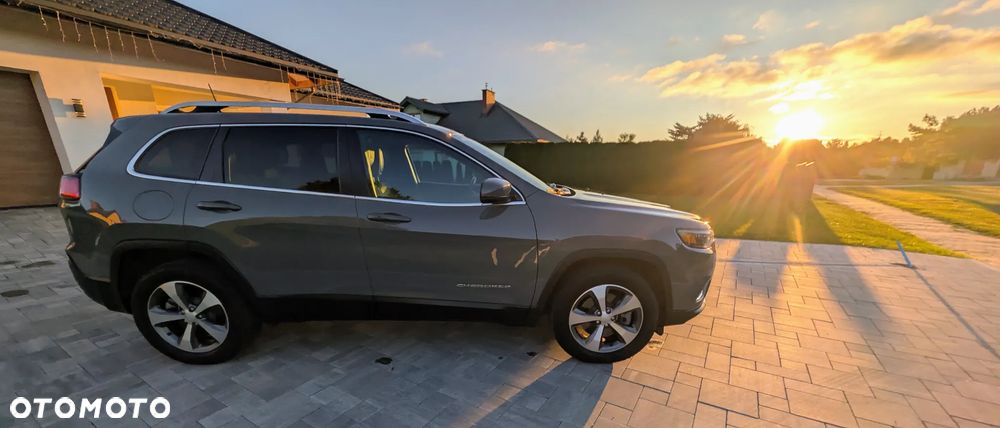 Jeep Cherokee - 12